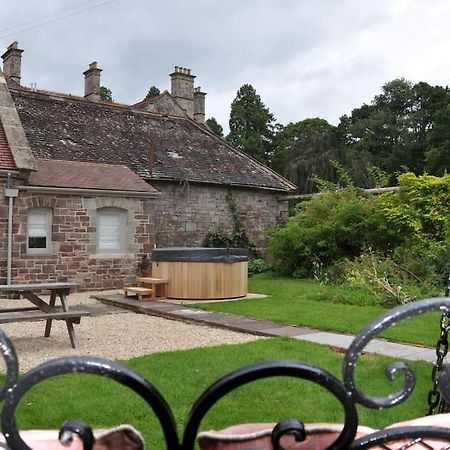 Cecile'S Cottage At Cefn Tilla Court, Usk Exteriör bild